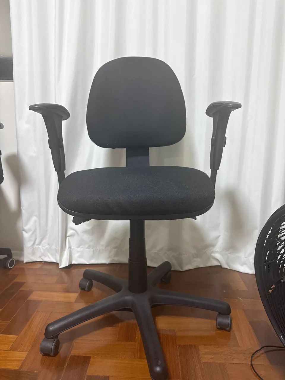 Cadeira de escritório de rodinhas