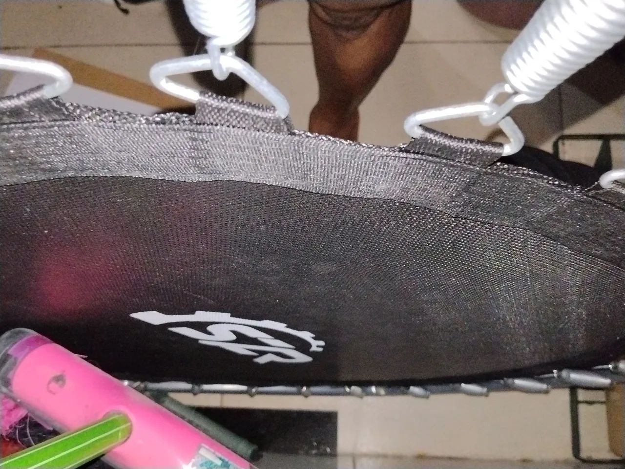 Vendo cama elástica e halteres 