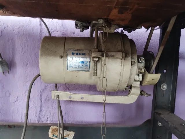 Máquina overloque 