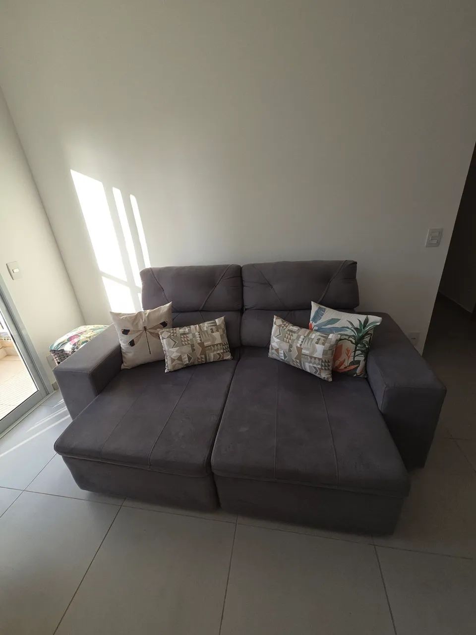 Vendo sofá com menos de 1 ano de uso - Foto 3