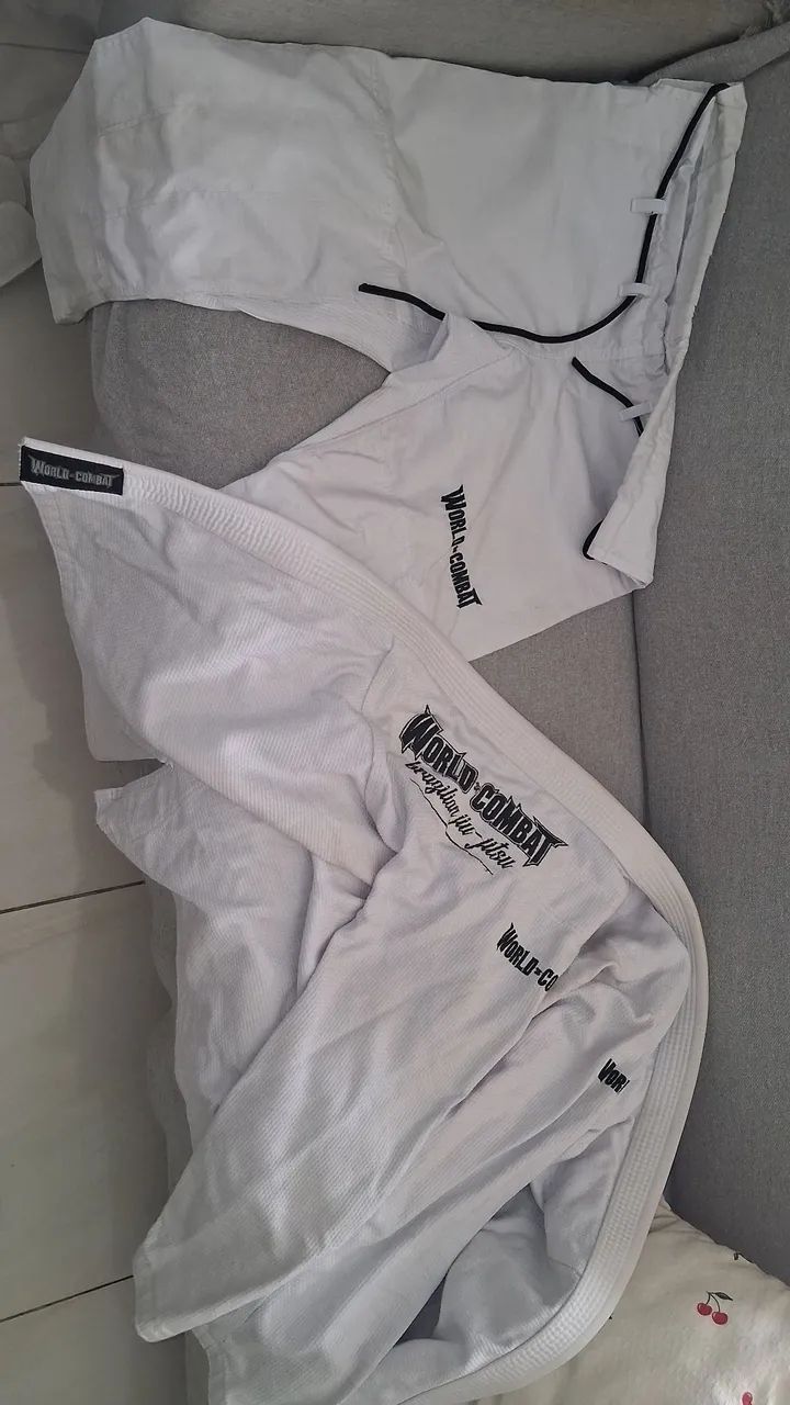 Vendo kimono a1 WORLD COMBAT 300,00 - Foto 3