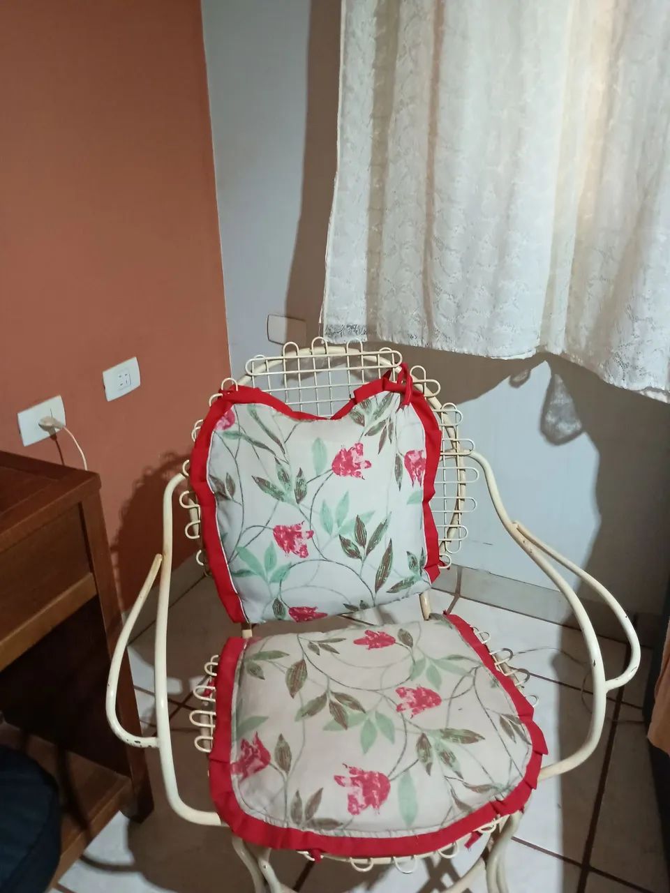  Cadeira de ferro vintage