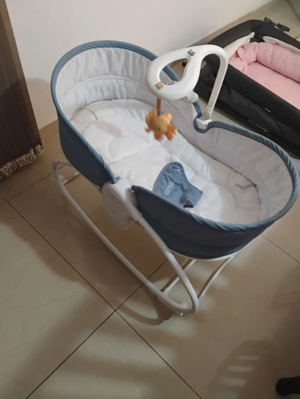Vendo cadeira Moisés aconchego com vibração e sons - Foto 2