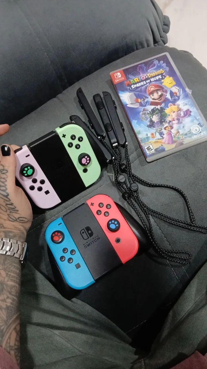 2 controles do nitendo switch originais e 3 jogos 