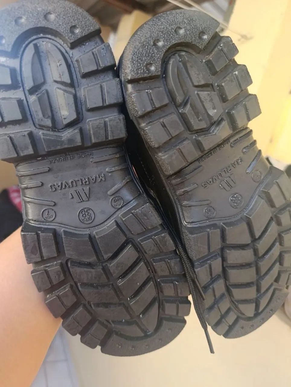 Botas de Segurança com C.A *CADA PAR* - Foto 4