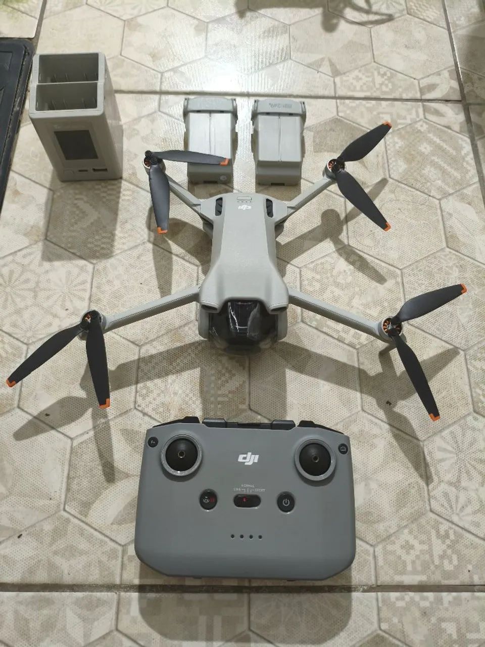 Drone DJI mini 3 completo com bateria extra e Hub digital 