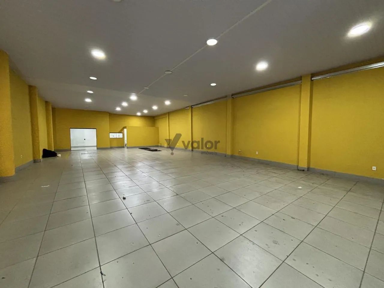 Salão para alugar em Campinas, Cambuí, com 254 m² - Foto 2