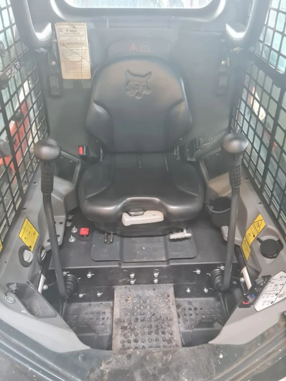 Minicarregadeira Bobcat S570 2024 720,4hs Ar+hf+alavanca Adicionar aos favoritos Belo Hori - Foto 5