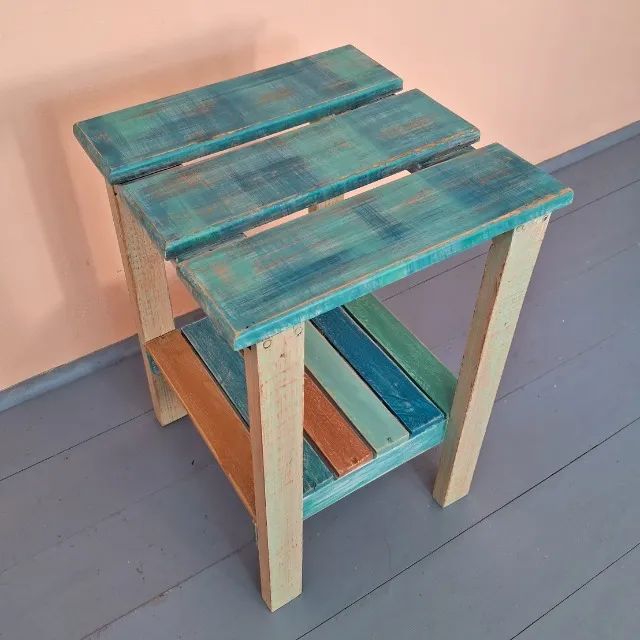 Mesa de cabeceira feita à mão - Foto 3