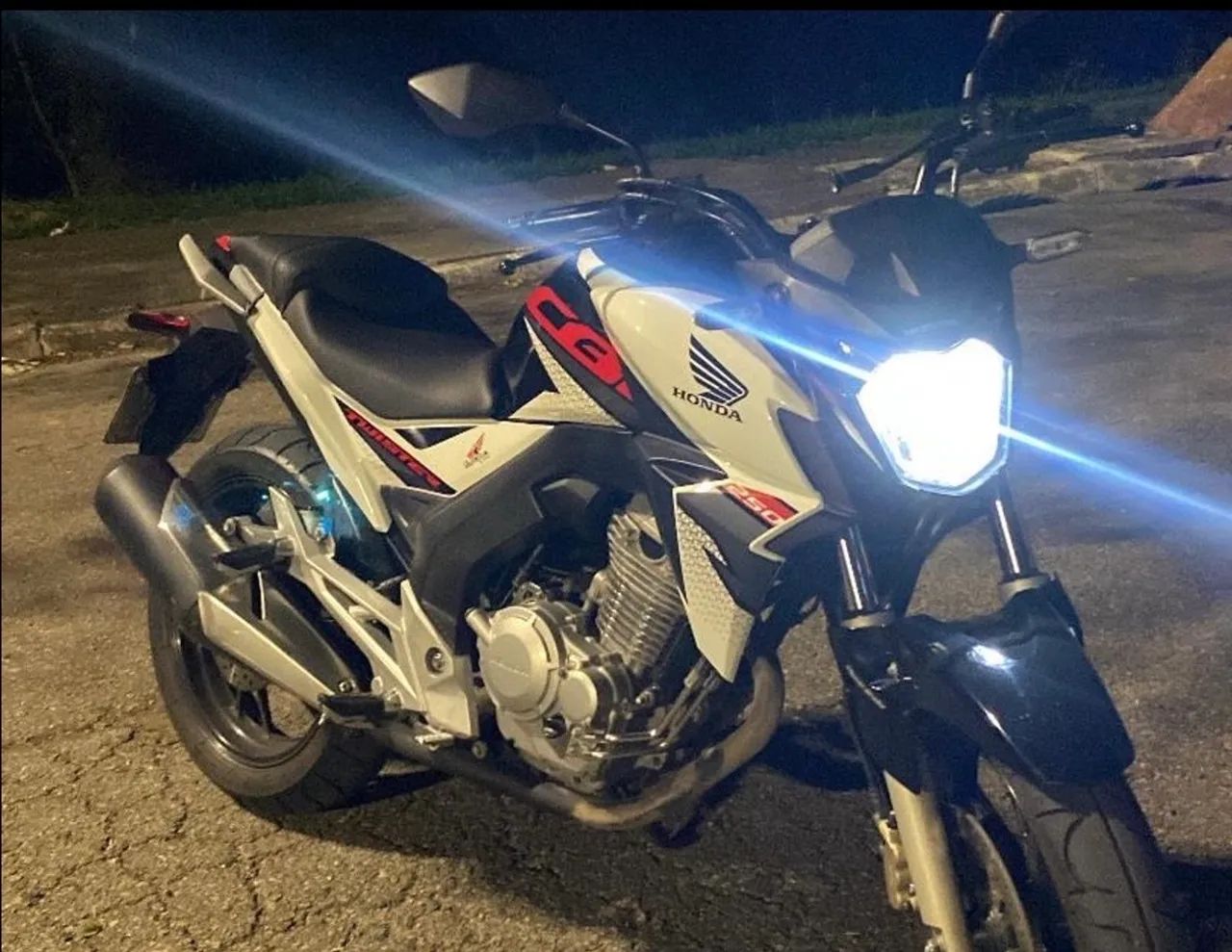 Honda cb twister  - Foto 4