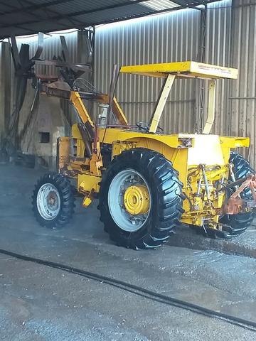 Vendo trator