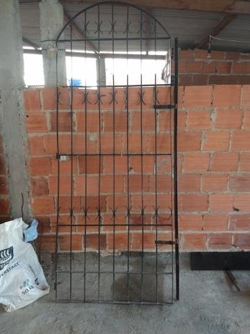 Vêndo grade/portão e porta de vidro - Foto 2