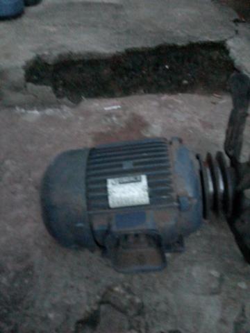 Motor 4c trifásico