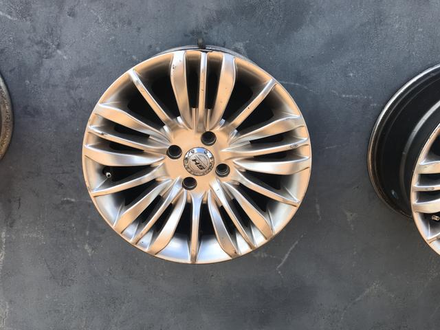 Roda aro 15 esportiva 4 furos