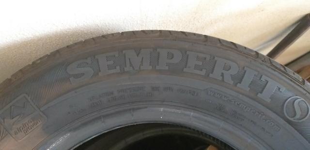 Vendo 2 pneus 175/70/13 - Semperit