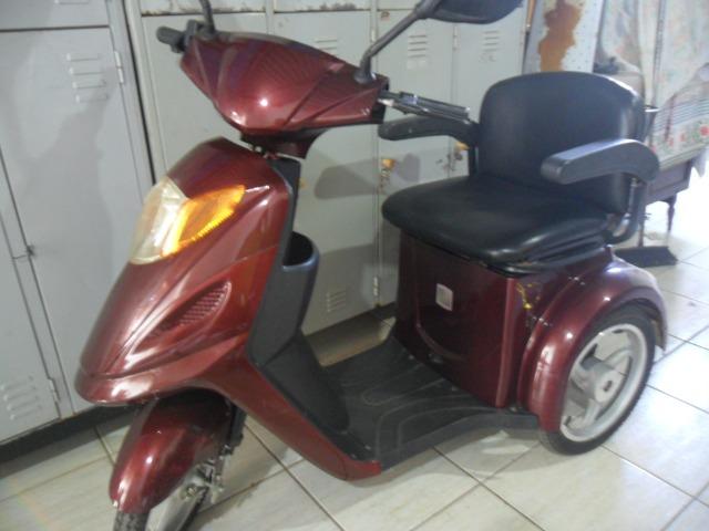 Triciclo Motorizado Óptimo para Pessoas com Dificuldade de Locomoção