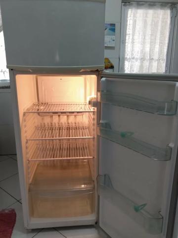 Refrigerador Consul Biplex 334 Litros - 127V - Usado - Foto 2