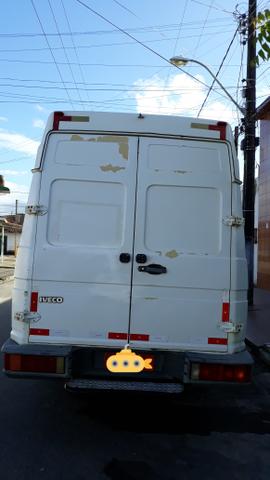 Iveco caminhão furgão - Foto 5
