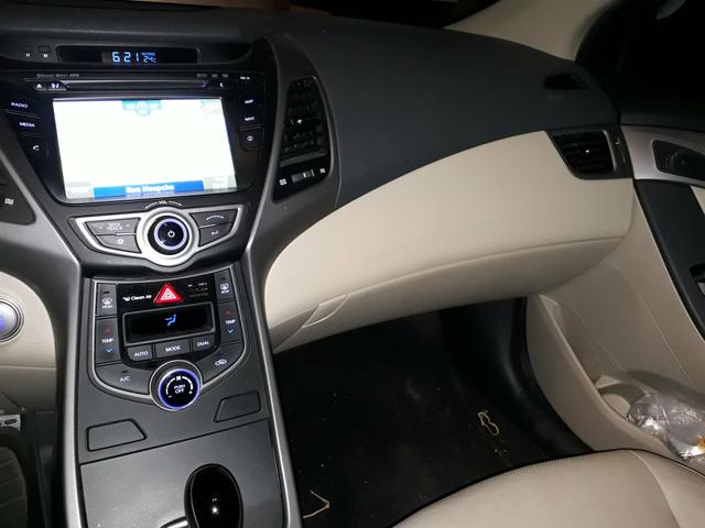 Elantra 2015 - Foto 3