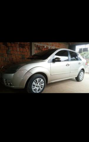 Vendo carro Ford Fiesta sedan ano 2008
