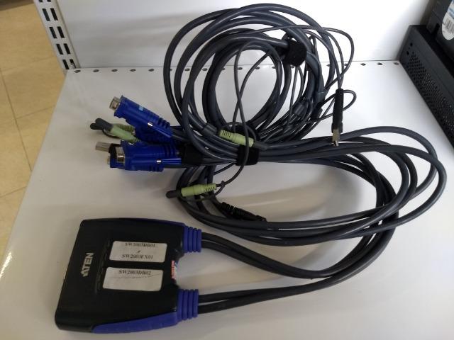 Kvm Switch Cs-64u / 4 Portas