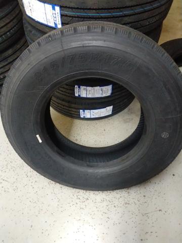 Pneu 215/75R17.5 liso cargo vw 710 accelo - Foto 3