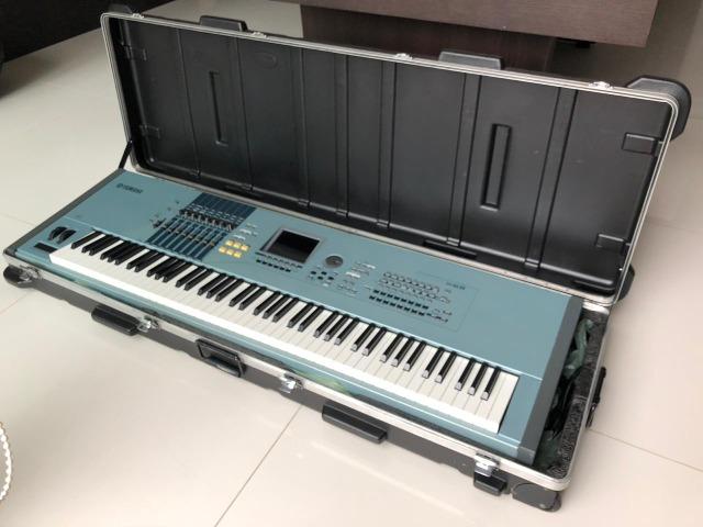 Yamaha Motif XS8 com case ótimo estado - Foto 3