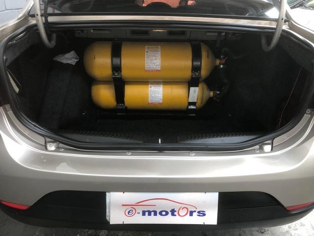 Fiat Grand Siena 1.4 Tetrafuel 4P Manual (planos em entrada) - Foto 7