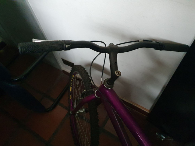 Bicicleta Roxa Aro 26 - Ótimo estado - Foto 4