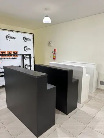 Balcões de atendimento.