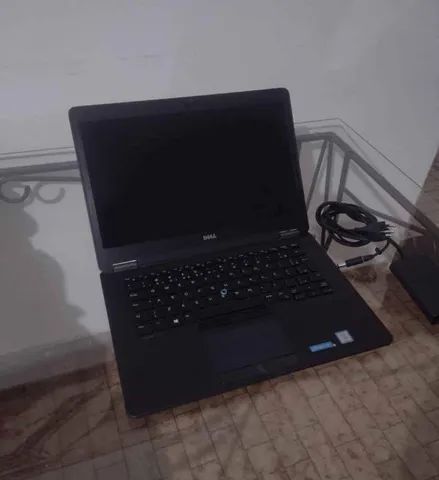 Notebook Dell ( Core i5 oitava geração , com 8 GB de memória e SSD )