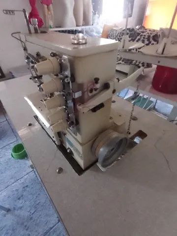  Máquina de costura galoneira
