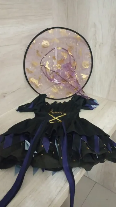 Roupa de Bruxa com chapéu