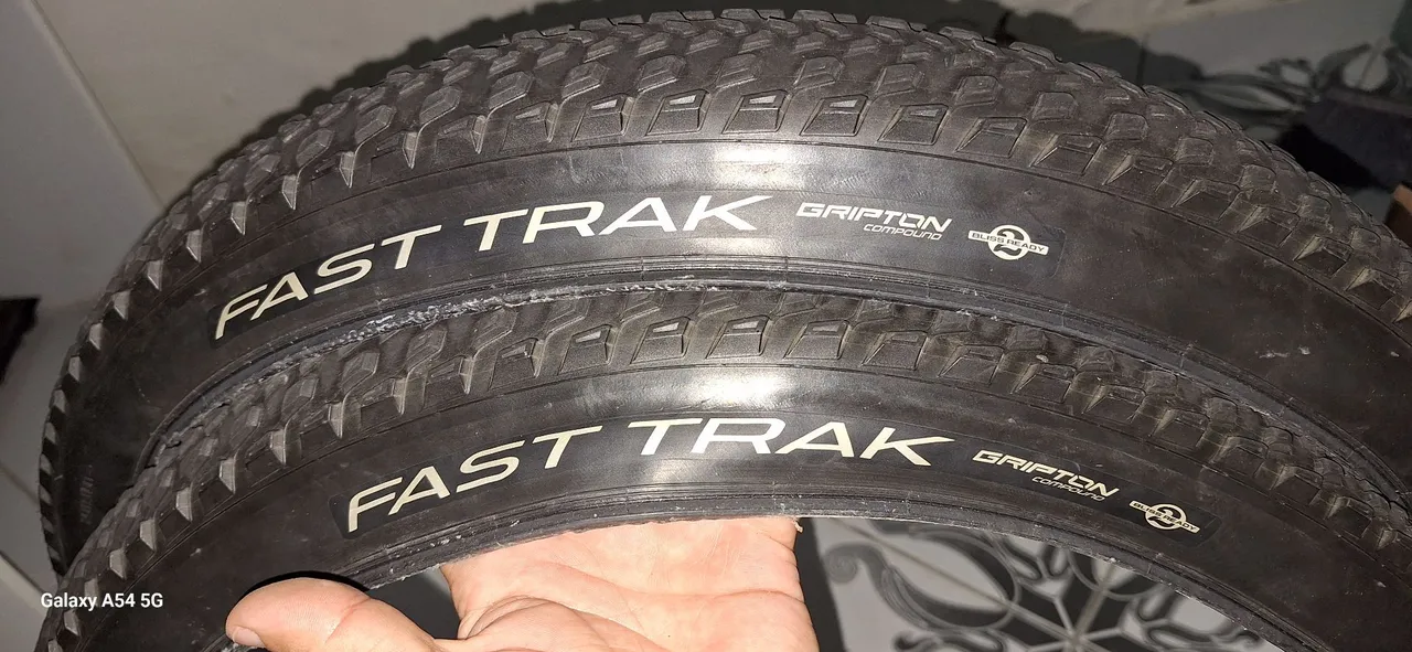 Pneu de Bicicleta Fast Trak 27'5x2.10 Gripton