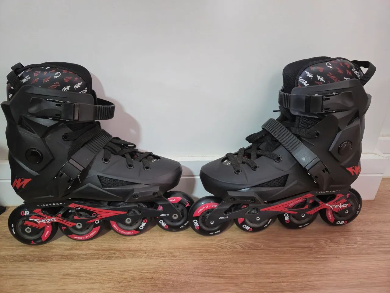 Patins Traxart Revolt + Equipamentos + Mochila - Foto 2