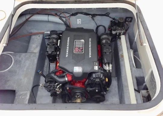 Lancha Phantom 290 2004 - motor Volvo 5.7Gxi 320 HP  - Foto 4