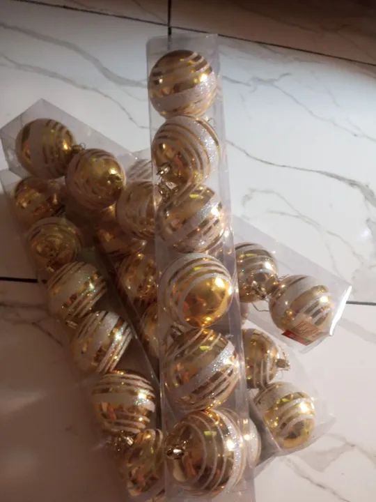 Bolas de Natal Douradas e Brancas - 