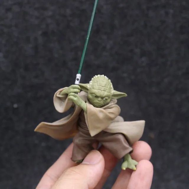 Boneco Star Wars Mestre Yoda Miniatura Action Figure Baby