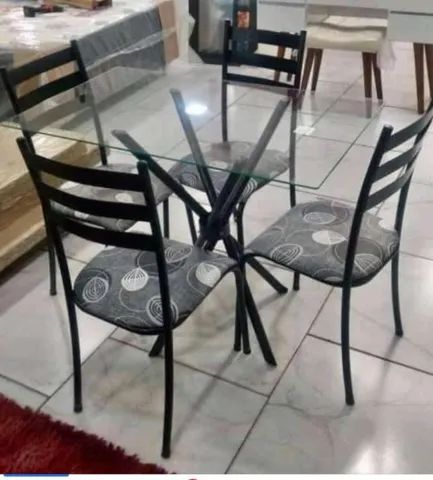 Mesa 4 Cadeiras Jorddan