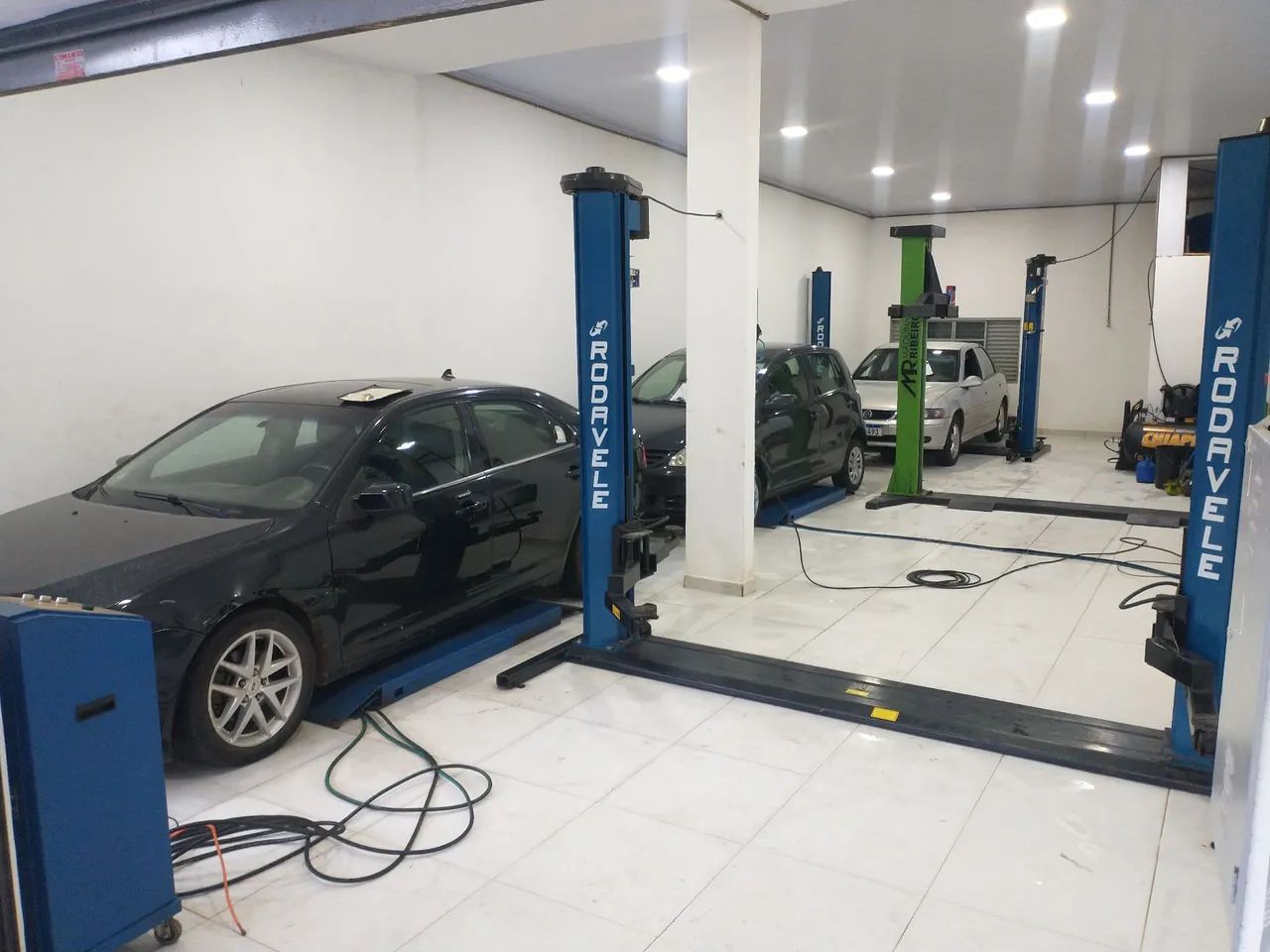 Passo ponto oficina mecânica 5 elevadores asa norte 709 - Foto 3