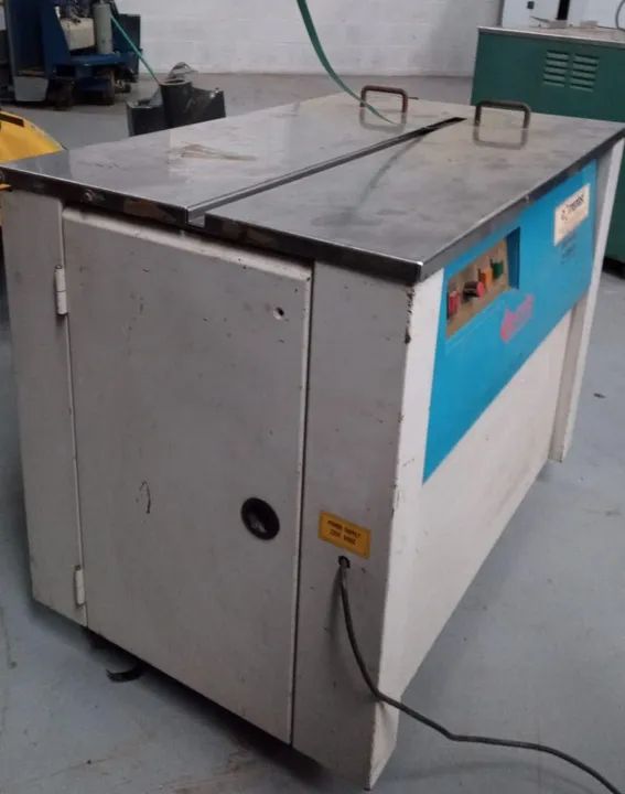 Arqueadora Semi automática  Comeplast modelo 10 - Foto 3