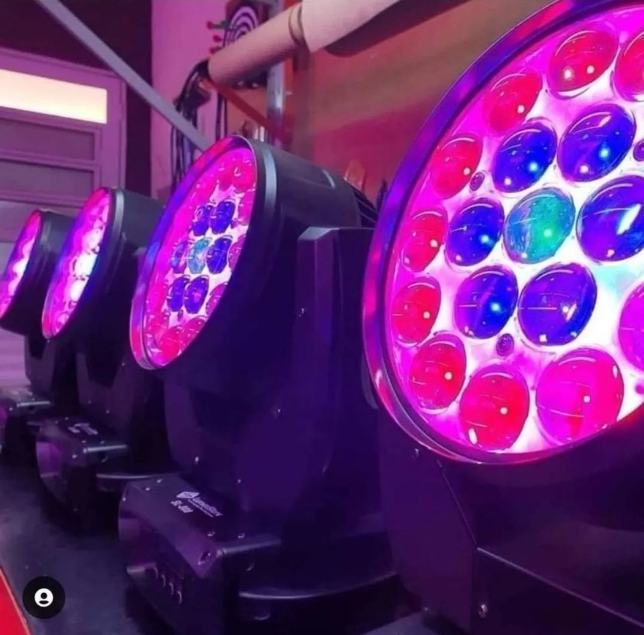 Moving Head Aura Wash 19X15W - 2 Pares na caixa