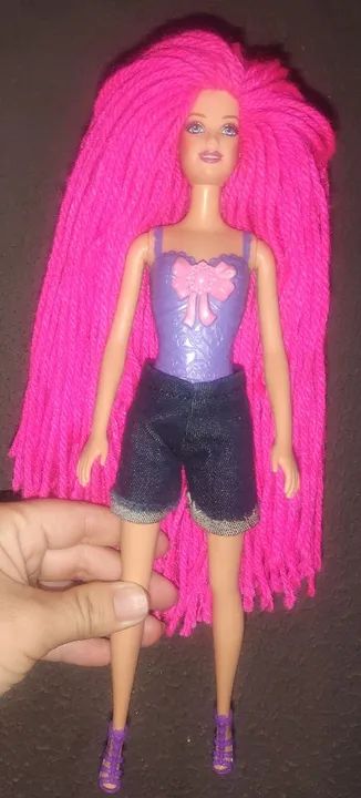 Boneca Barbie Costumizada - Foto 2