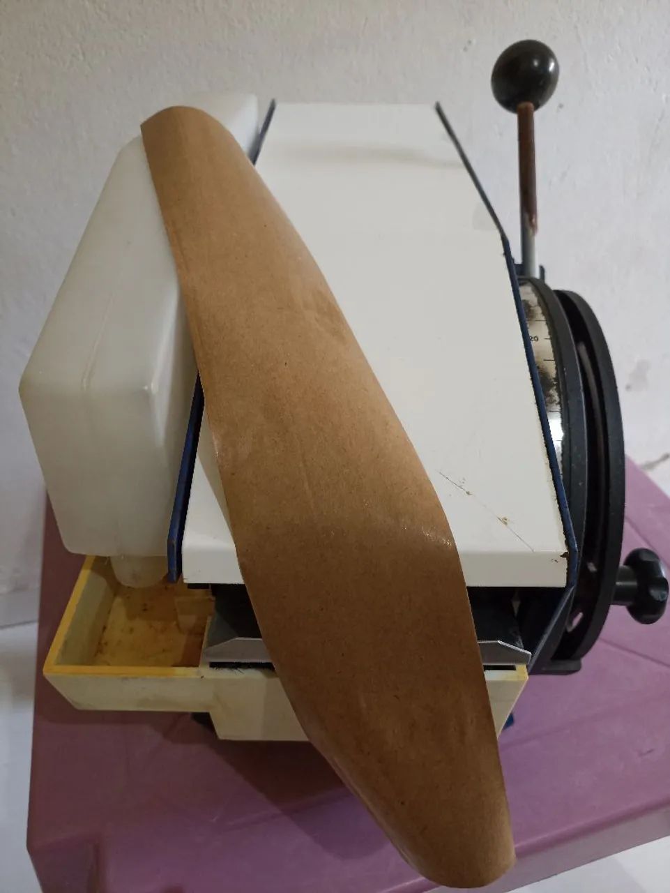 Máquina de Fita Gomada Manual Cyklop
