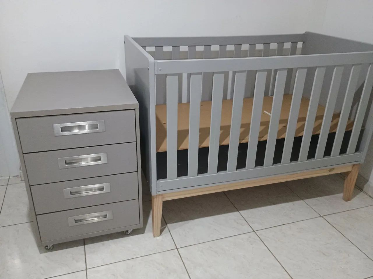 Berço e cômoda infantil em ótimo estado