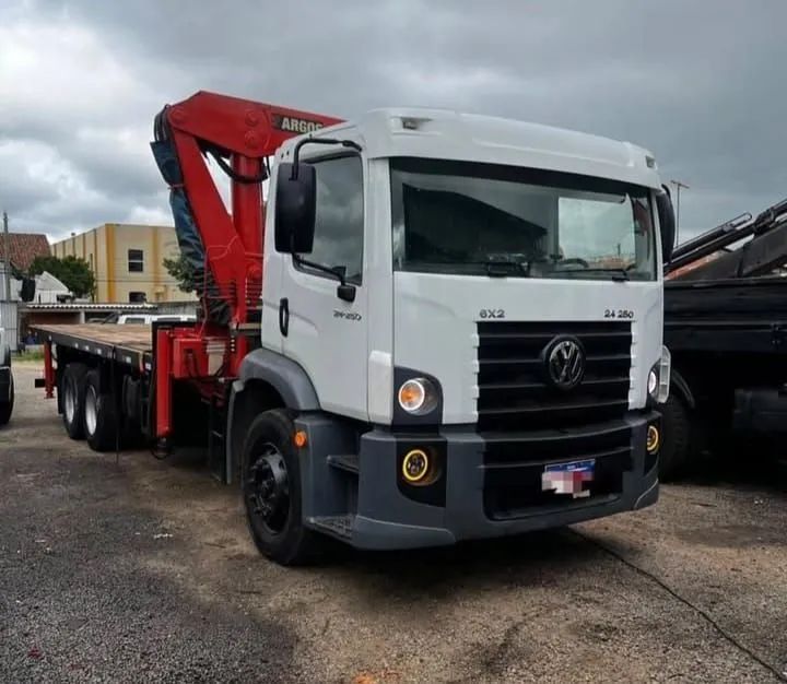 Vw 24.250 carroceria munk 6x2 ano 2011 - Foto 2