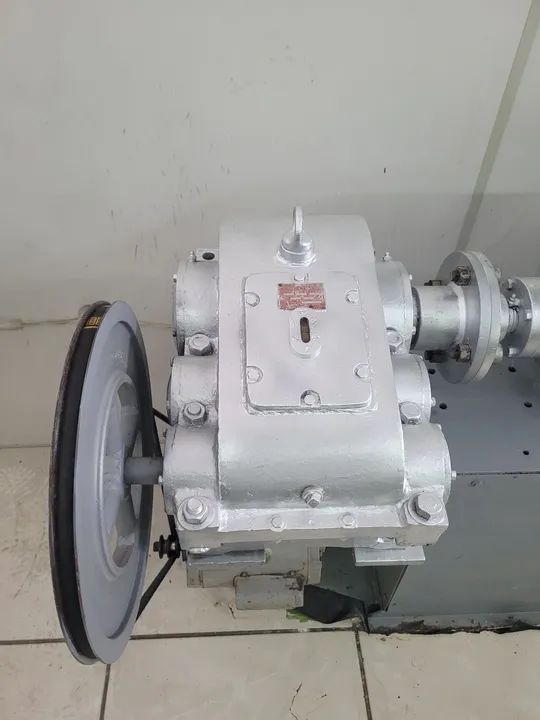 1- Prensa Pneumática - 2- Extrusora e 3-Batedeira Mistur. 4- Tanque Mistur. Inox 300l. - Foto 5