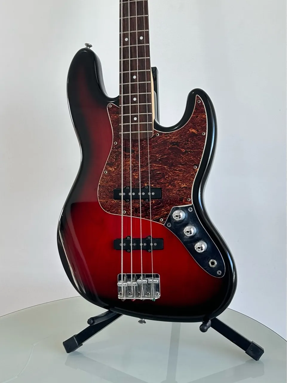 Contra Baixo Fender Squier Deluxe Series