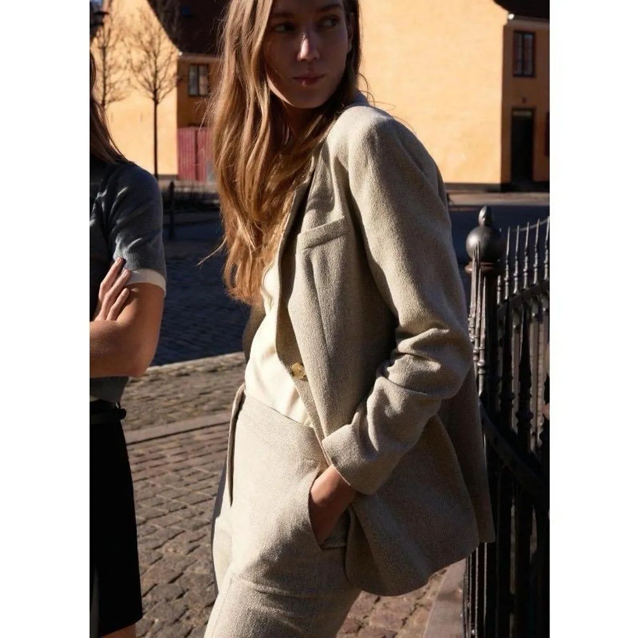 Blazer de lapela de manga comprida com ombreiras 
