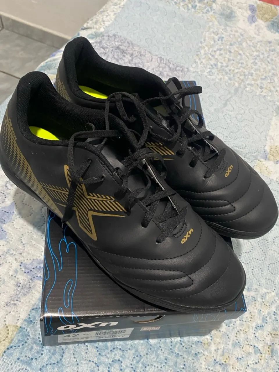 Vende-se chuteira Society